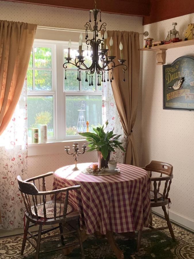 Bed and Breakfast The Hazelhouse Chilliwack Zewnętrze zdjęcie