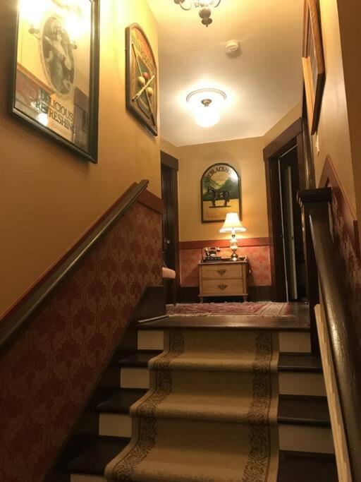 Bed and Breakfast The Hazelhouse Chilliwack Zewnętrze zdjęcie